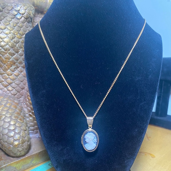 Vintage Cameo Locket pendant - Picture 7 of 7